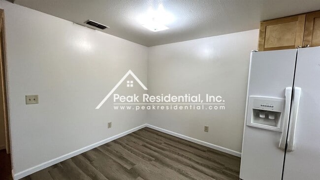 Building Photo - 3 br, 2 bath House - 10446 S White Rock Rd #B