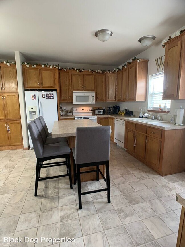 Building Photo - 3 br, 2.5 bath House - 3730 Saddle Horn Trail