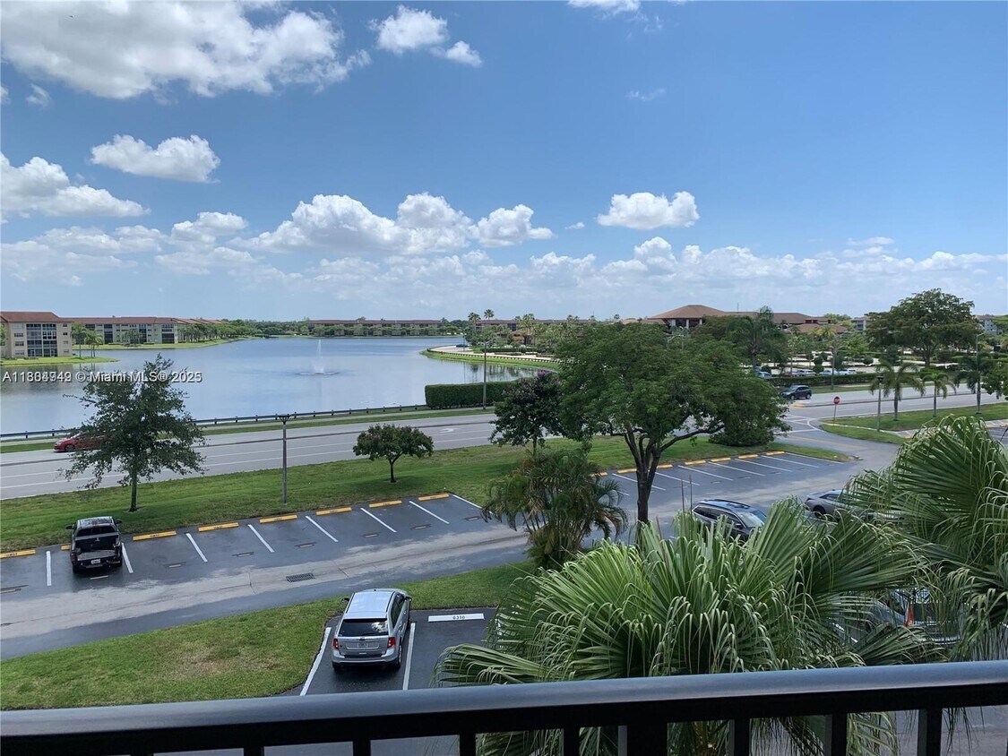 Foto principal - 13255 SW 9th Ct