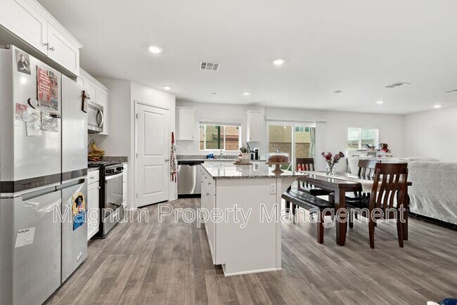 Building Photo - 30907 Challenger Ct