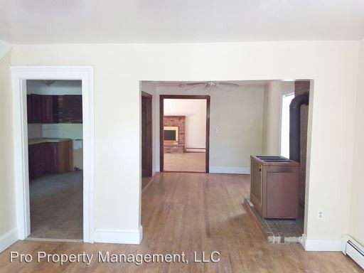 Building Photo - 4 br, 2 bath House - South Main Street 478