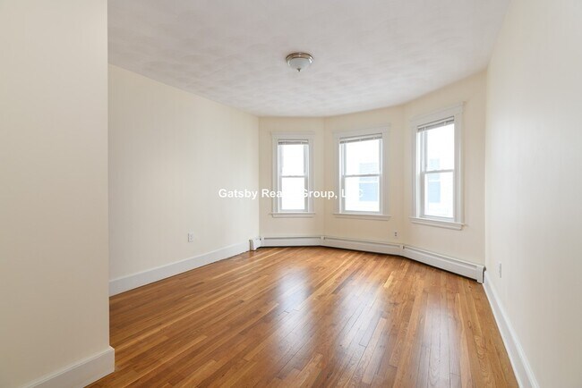 Foto del edificio - 305 Hurley St