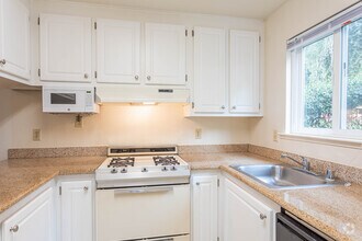 2BR, 2BA - 911SF - The Arbors
