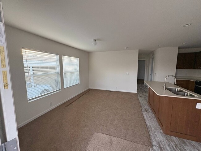 Foto del edificio - 1700 S State St