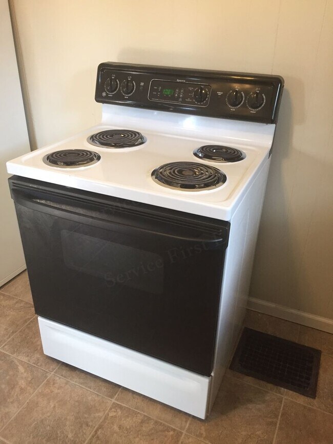 Foto del edificio - 1 Bed / 1 Bath House in Springfield, MO