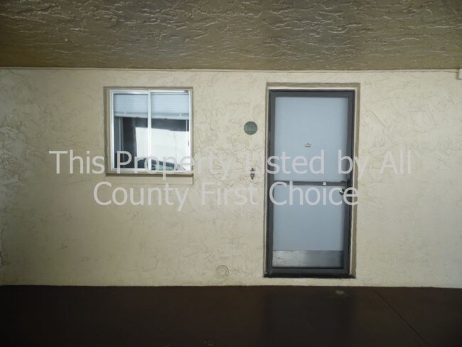 Foto del edificio - 215 Valencia Blvd