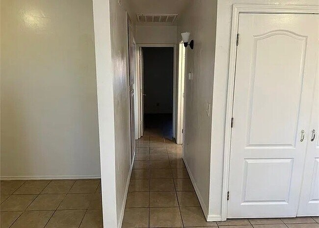 Foto del edificio - 1825 S Jefferson Ave