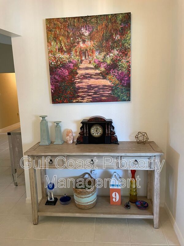 Foto del edificio - 10405 Sandrift Ave