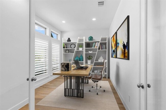 Building Photo - 706 Carina Gaze Ct