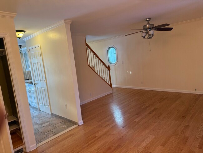 Foto del edificio - 284 Semton Blvd