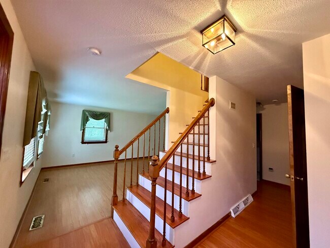 Foto del edificio - 69 Timberline Dr