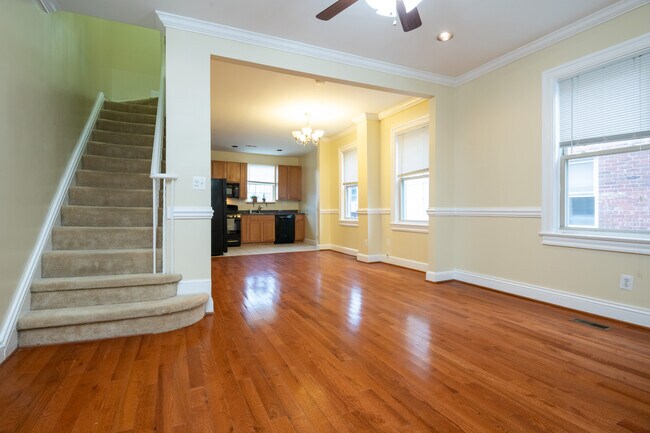 Foto del edificio - 524 Somerset Pl NW