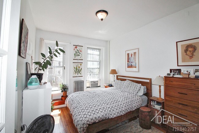 Building Photo - 122 Bergen Street #1AR