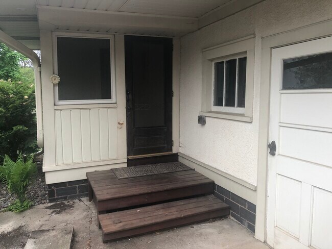 Building Photo - 342 McKinley Ave