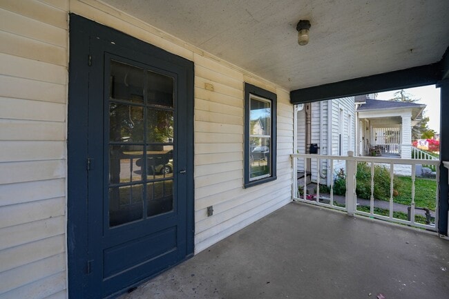 Photo - 1808 E Oak Street House