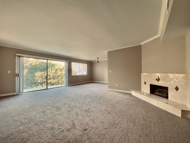 Building Photo - 420 S Madison Ave