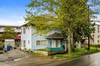 Building Photo - 2525 Gilman Dr W