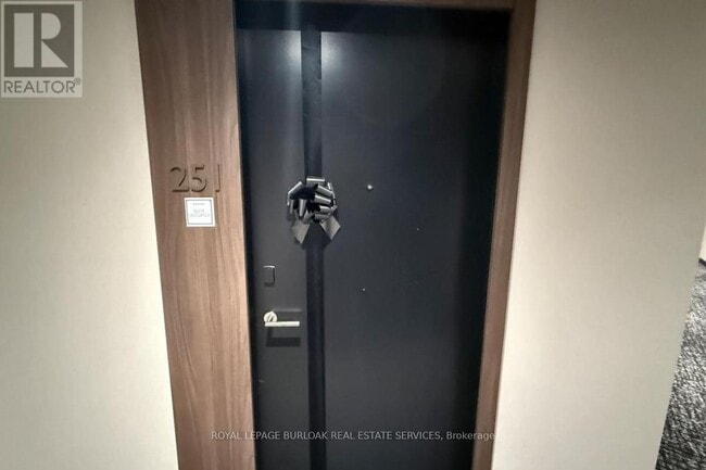 Photo du bâtiment - 2501 Saw Whet Blvd.