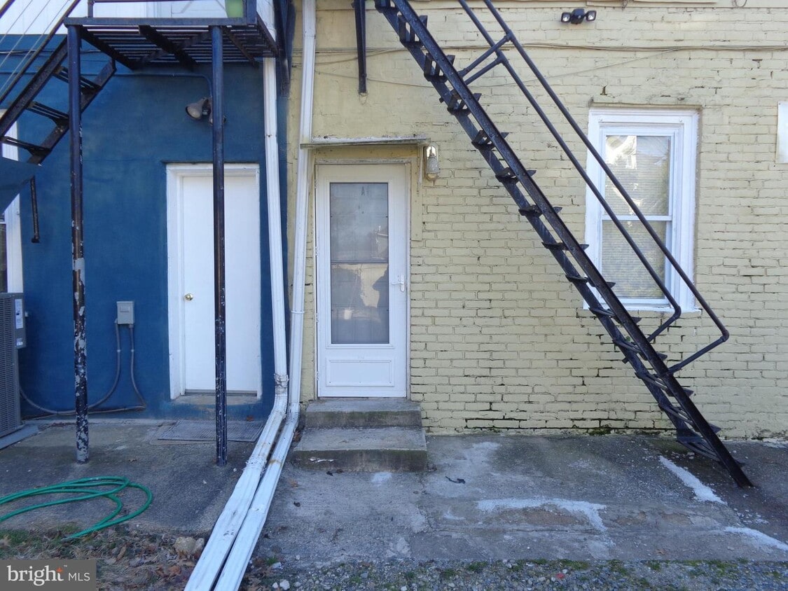 Primary Photo - 305 S White Horse Pike