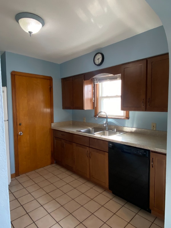 Photo - 6907 Gerald Ave (Parma, OH)