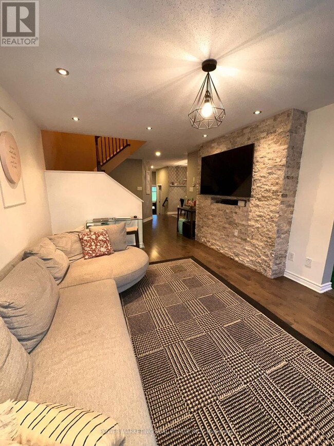 Building Photo - 124 Nacarat St