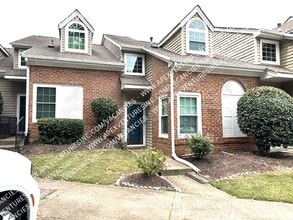 Building Photo - 407 English Ivy Dr