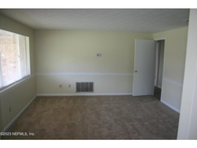 Building Photo - 3/2.5 home in the Crystal Springs area