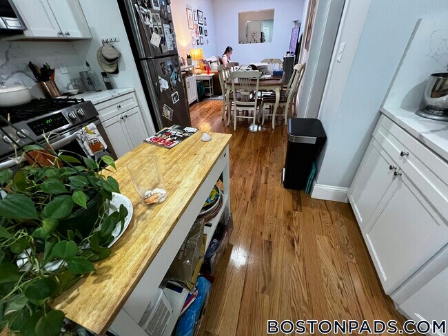 Foto del edificio - 372 Oxford St