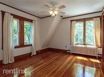 Foto del edificio - 393 Metropolitan Ave