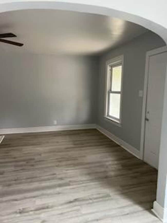 Building Photo - 2 bedroom, 1 bathroom home near Bunn Park ...