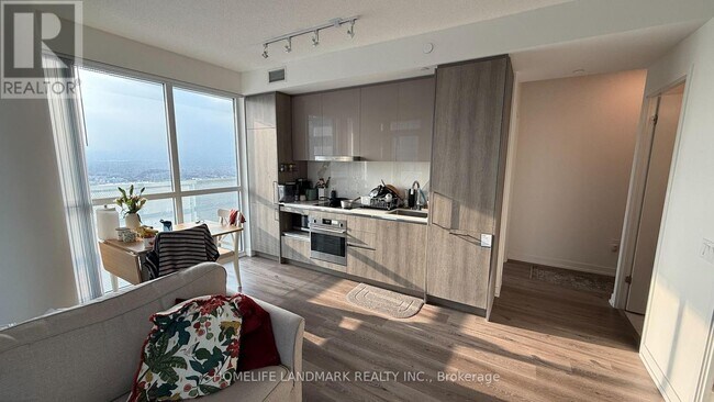 Building Photo - 225 Commerce St