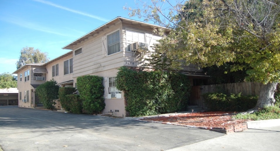 Primary Photo - 5656 Whitsett Ave