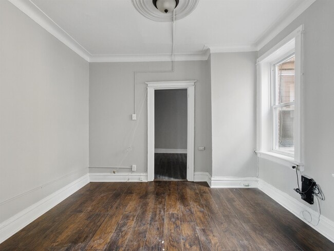 Building Photo - 456 Baldwin Ave