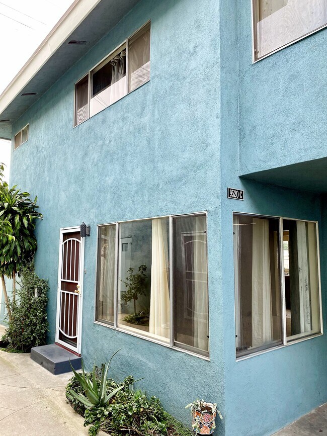 Two Story Townhome #C - 9520 Alexander Ave