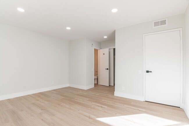 Bedroom 1 - 14414 Addison St