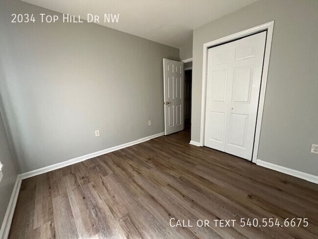 Building Photo - 3 bed 1 bath Single Family Home!