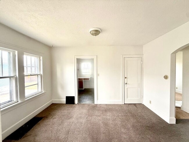 Foto del edificio - Two bedroom one bathroom home for rent