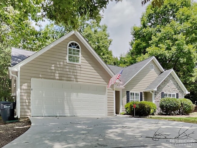 Foto del edificio - 408 Crested View Dr