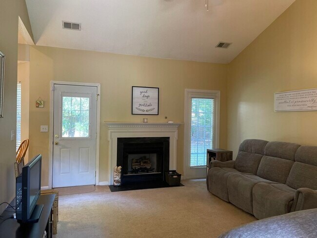 Building Photo - 619 Heathrow Ct