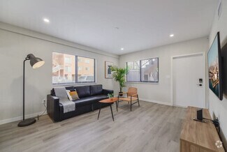 Building Photo - 700 SW 11th Ave