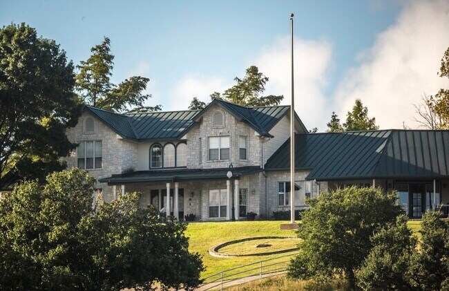 Building Photo - 3349 Bandera Hwy