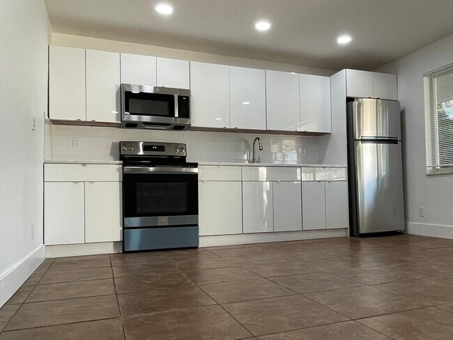 Foto del edificio - 632 SW 6th Ter