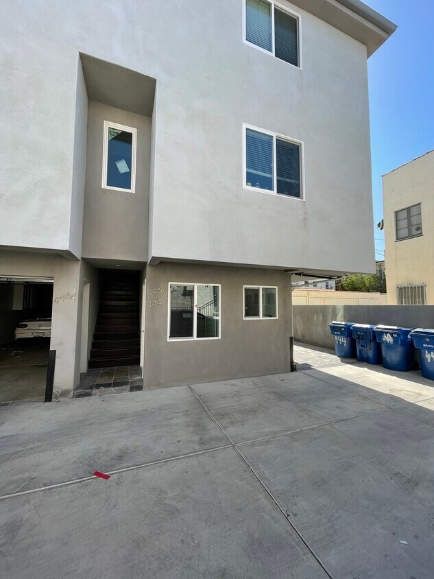 Primary Photo - 444 N Stanley Ave