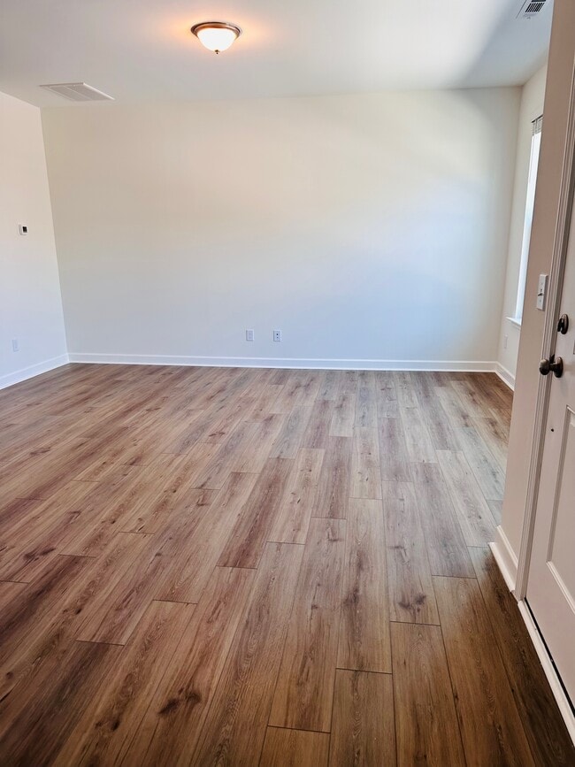 Building Photo - 7803 Flatrock Park Dr