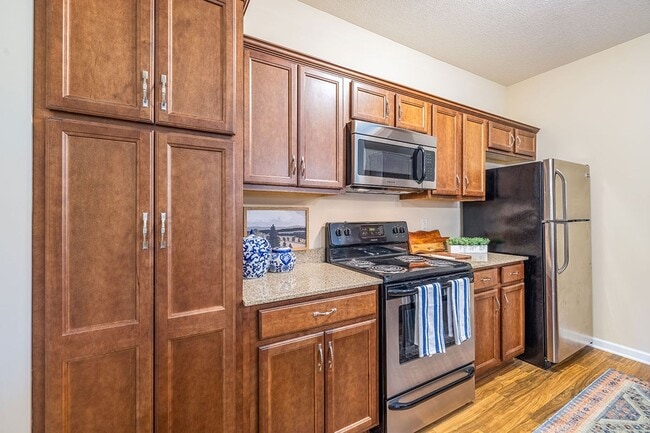 Building Photo - The Hammocks at Geneseo