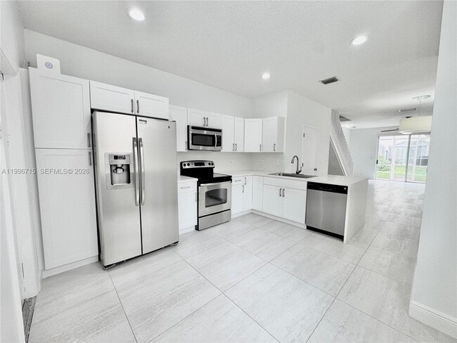 Foto del edificio - 1861 Salerno Cir