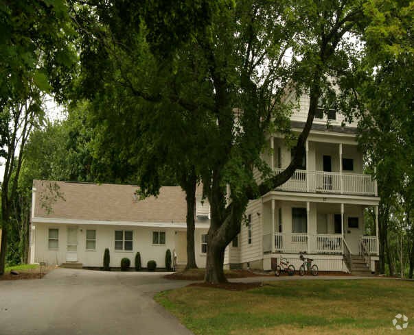 Primary Photo - 37 Pleasant St