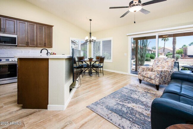 Building Photo - 6831 S Coral Gable Dr