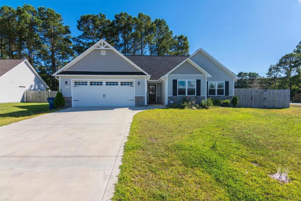 Primary Photo - 238 Breakwater Dr