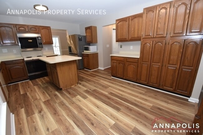 Building Photo - 3144 Stonehenge Dr